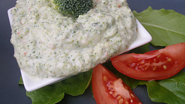 Brokolicový dip z košťálu