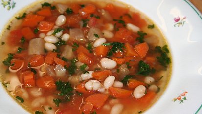 Dietní fazolová polévka s celerem - Fassolada me Selino