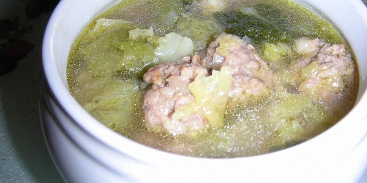 Kapustová (kelová) polévka s masovými knedlíčkami