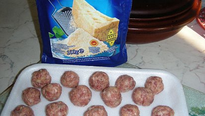 Kapustová (kelová) polévka s masovými knedlíčkami
