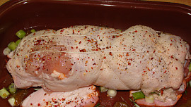 Kuřecí roláda plněná  vinnou klobásou