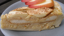 Listový jablkový koláč se zakysankou