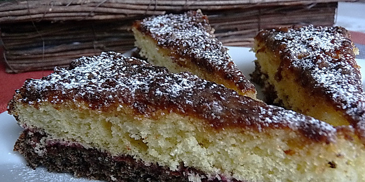 Makový dortík s voňavým piškotem