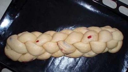 BUŠI vánočka nebo mazanec, pleteno ze 6 pramenů