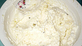 Česnekovo-sýrová pomazánka: rychlá, jednoduchá