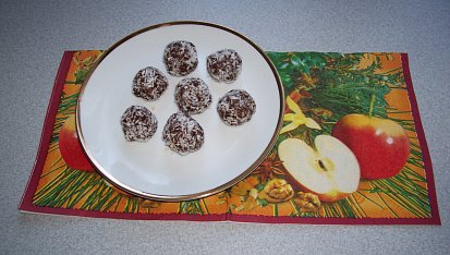Čoko - rozinkové  kuličky  - nepečené, čoko - rozinkové kuličky - nepečené