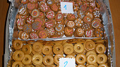 Cukroví 2011 (1- perníčky, 2- medové kroužky)
