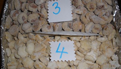 Cukroví 2011, 3- ořechové miňonky, 4- šlehačkové