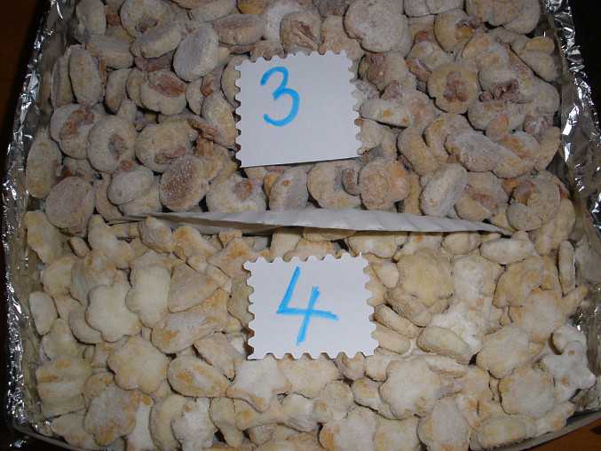 Cukroví 2011, 3- ořechové miňonky, 4- šlehačkové