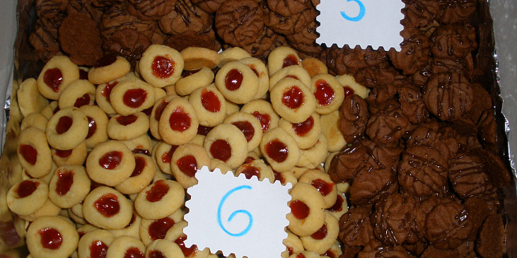 5- čokoládové sušenky, 6- náprstkové koláčky