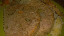 Dietní sekaná z krůtího masa s kořenovou zeleninou