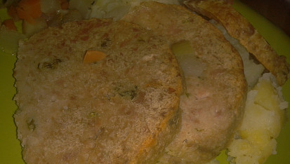 Dietní sekaná z krůtího masa s kořenovou zeleninou