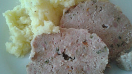 Dietní sekaná z krůtího masa s kořenovou zeleninou