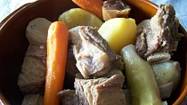 Hovězí vařené se zeleninou (pot-au-feu)