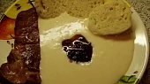 Křenová omáčka s brusinkami