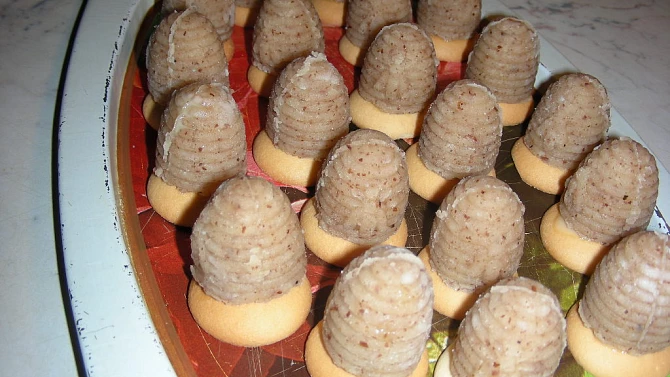 Mandlové včelí úly