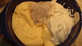 Nebeské kostky, pudink smícháme se zakys. smetanou a cappuccinem