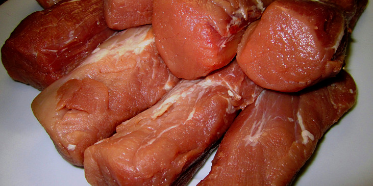 Palce z vepřové kýty s Lopenickou slaninou