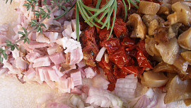 Zvěřinová panenka (hřbet) s houbovou omáčkou