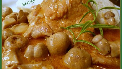 Papriková kýta na kokosovém mléku s hříbky