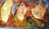 Pečená vepřová plec s bramborovými slejšky a zelím