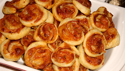 Pizza šneky z listového těsta