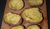 Plněné brambory s kuřecím masem (příprava brambůrek)