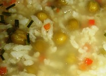 Polévka s rýží a hráškem