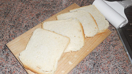 Ruské vejce v toastové mističce