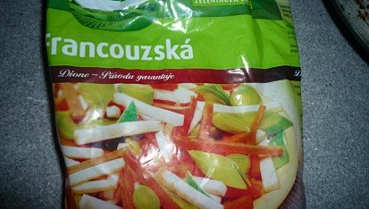 Ryba s bramborami a zeleninkou z remosky