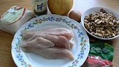 Rybí taštičky s ořechy a jablkem