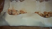 Začátečnický štrúdl s postupem, pak přehneme boky kousek přes sebe...