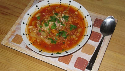 Zimní minestrone s krutony