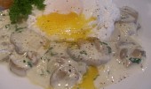 Ztracené vejce s žampionovo - chřestovou omáčkou