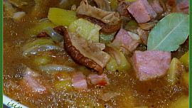 Bramboro-houbovo-cibulovo-česnečka
