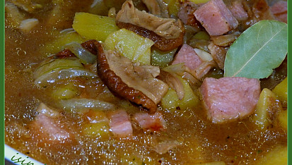 Bramboro-houbovo-cibulovo-česnečka