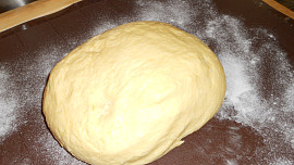 Česnekovo-sýrové rohlíčky