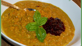 Čočkovo-kokosová kari polévka