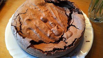 Čokoládový dort Pavlova, korpus před ozdobením