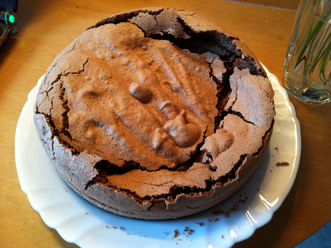 Čokoládový dort Pavlova, korpus před ozdobením
