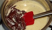 Čokoládový pivní dort (ve svařené smetaně rozpustíme máslo a čokoládu)