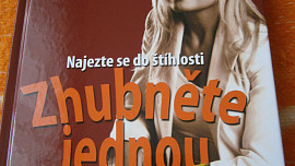 Cuketa na česneku se sýrem