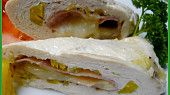 Dietní kuřecí rolka se šunkou, pórkem a tvarůžkem