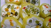 Dietní tvarohové bábovičky se zeleninou - nepečené, Plněná čerstvá paprika - řezy