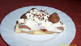 Dortík - jahody ve šlehačkové závěji