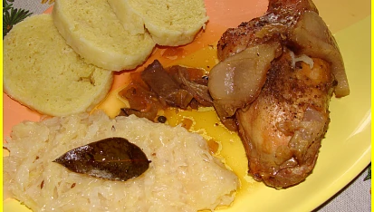 Králík na houbách a divokém koření