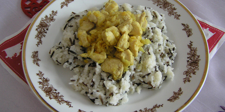 Kuře na kari se zázvorem, čočkou a rýží