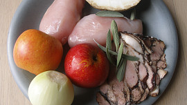 Kuřecí na celeru, jablkách a šalvěji