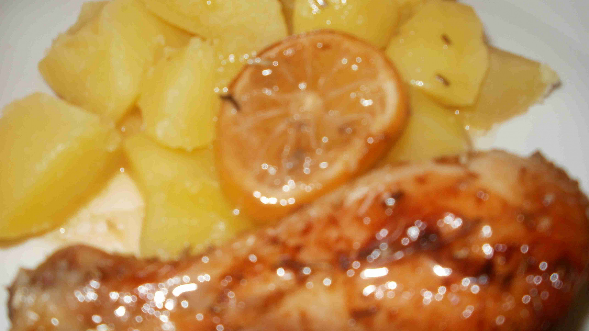Medovo citronová stehýnka se zázvorem a rozmarýnem