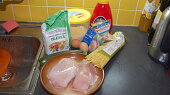 Obalované kuře se sýrem na špagetách a cuketě (Ingredience)